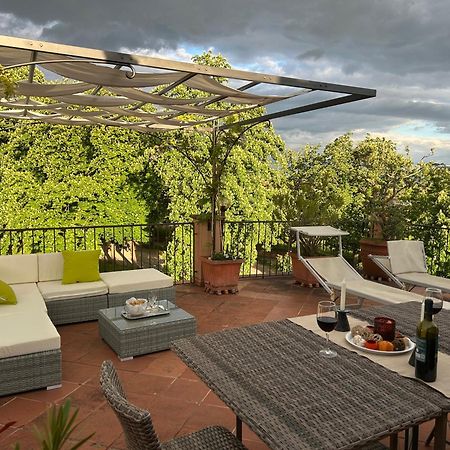 La Terrazza Fra Le Torri Apartment ลุคคา ภายนอก รูปภาพ
