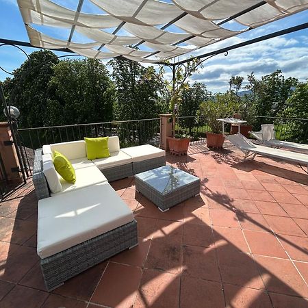 La Terrazza Fra Le Torri Apartment ลุคคา ภายนอก รูปภาพ
