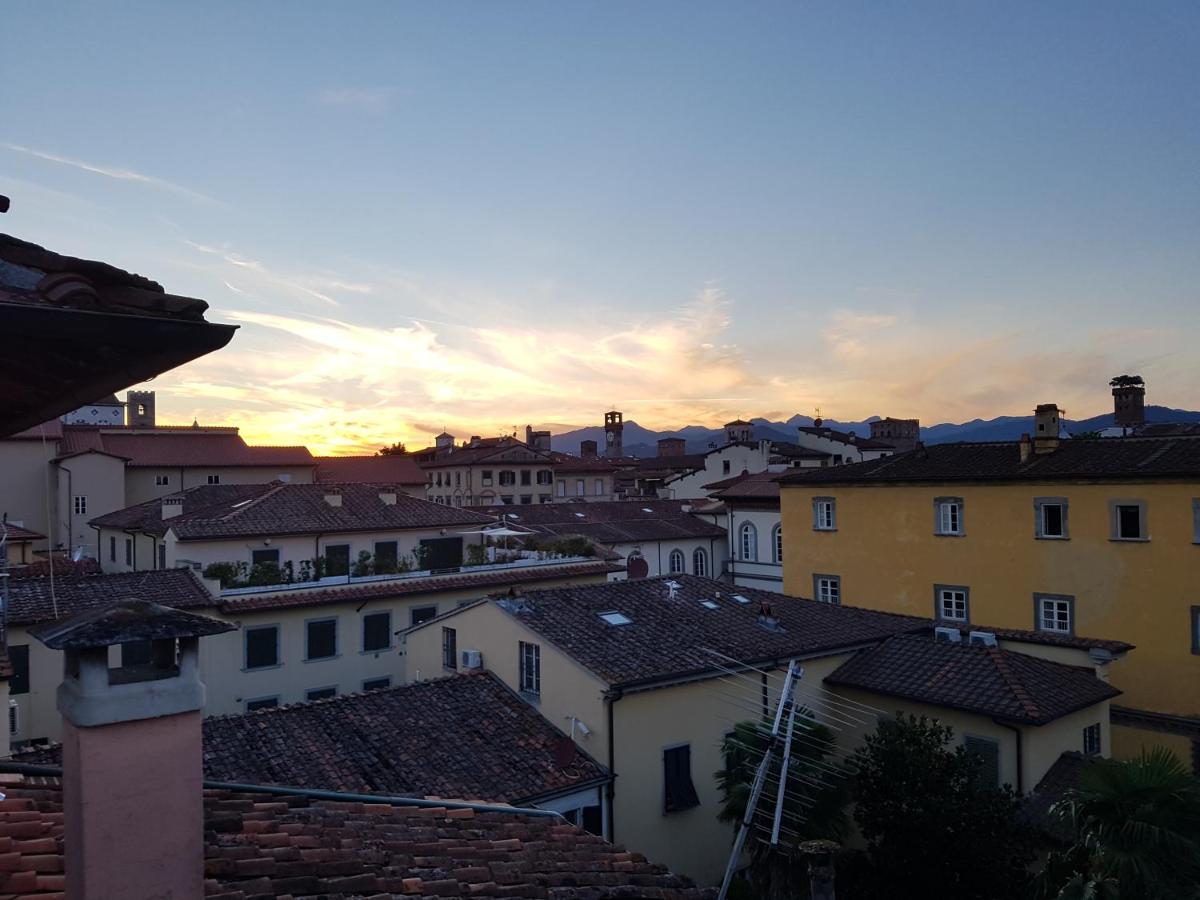 La Terrazza Fra Le Torri Apartment ลุคคา ภายนอก รูปภาพ