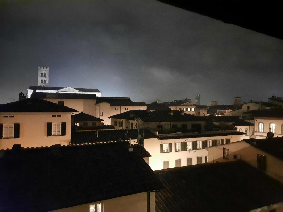 La Terrazza Fra Le Torri Apartment ลุคคา ภายนอก รูปภาพ