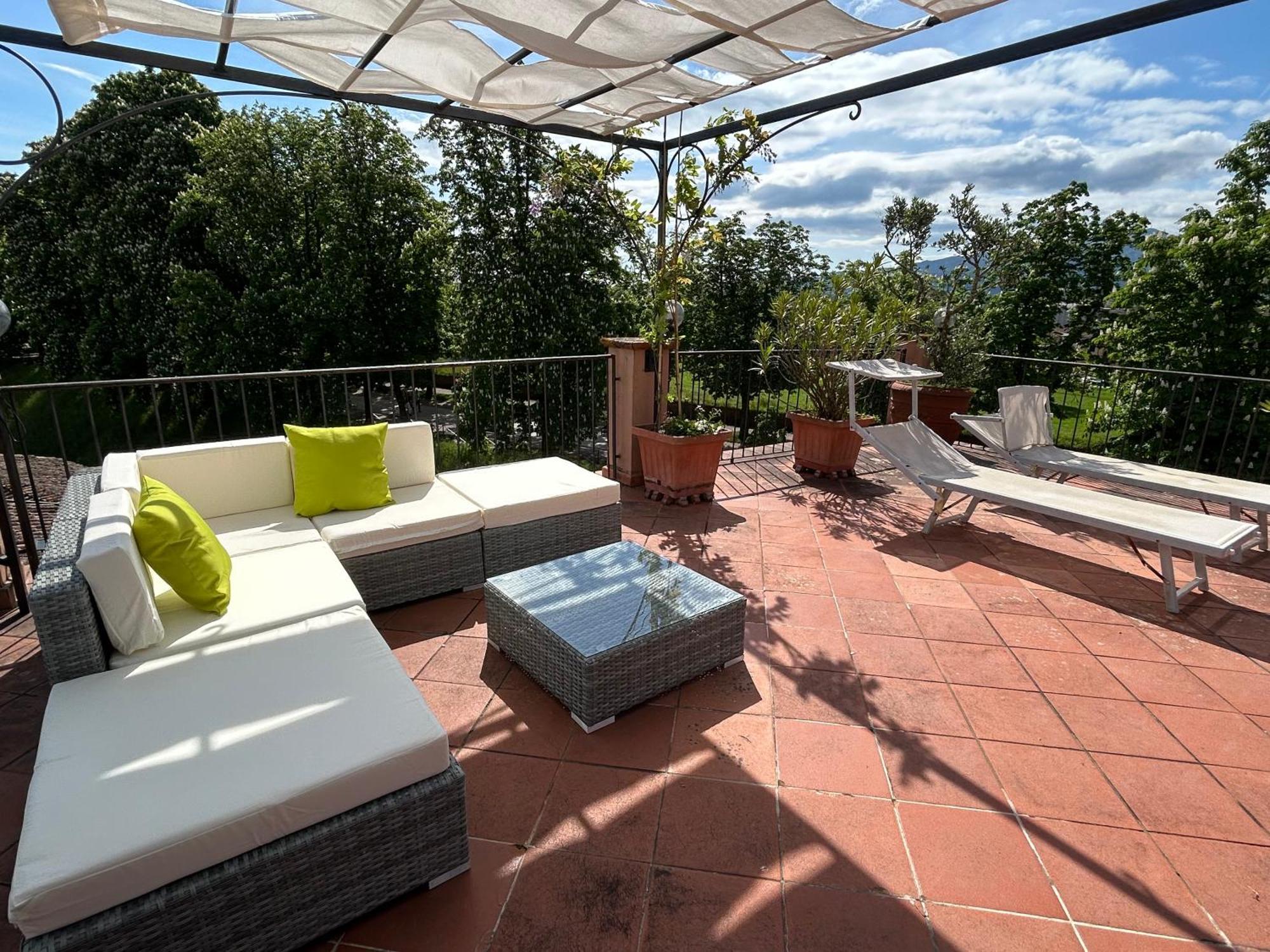 La Terrazza Fra Le Torri Apartment ลุคคา ภายนอก รูปภาพ