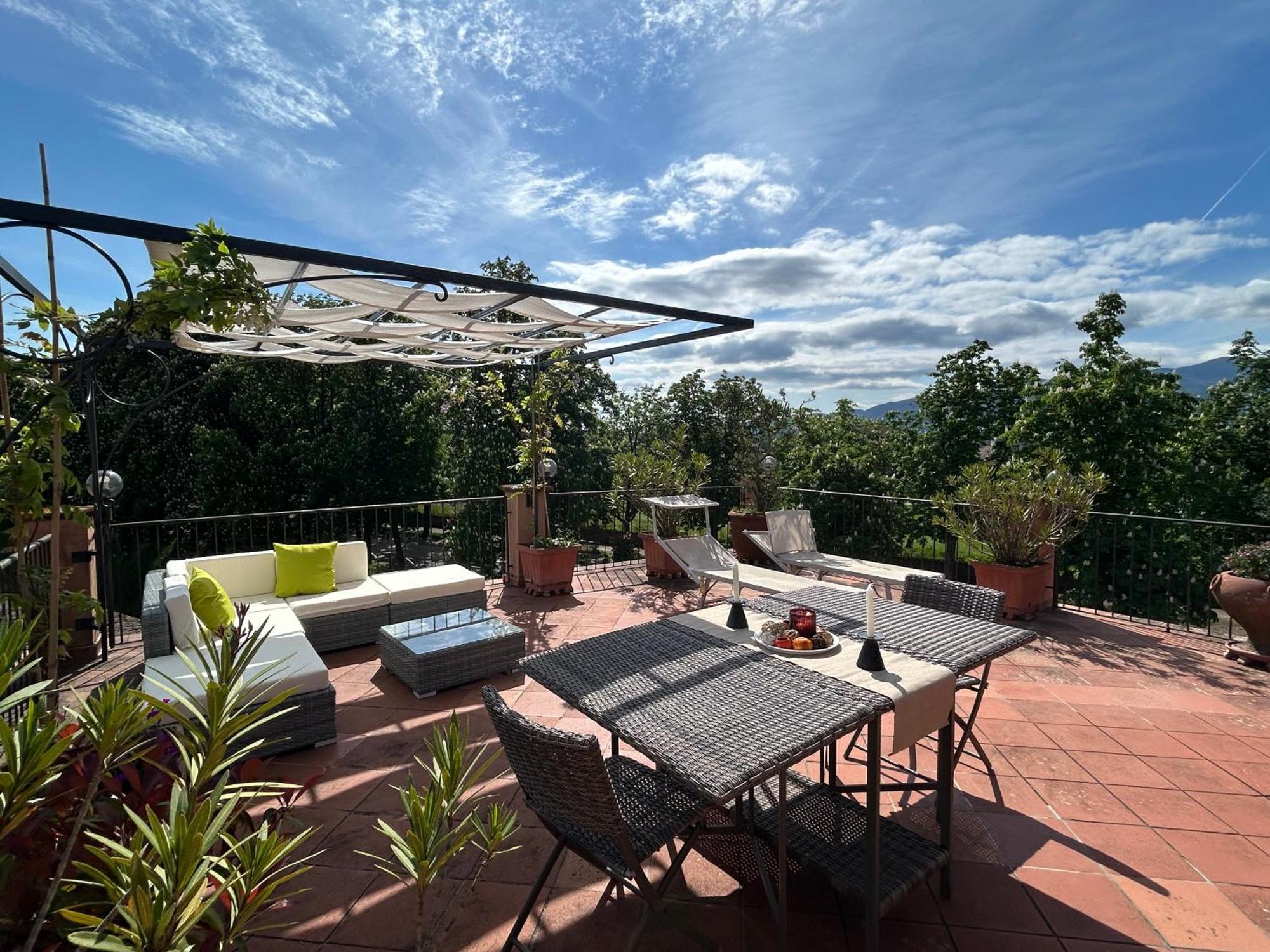 La Terrazza Fra Le Torri Apartment ลุคคา ภายนอก รูปภาพ